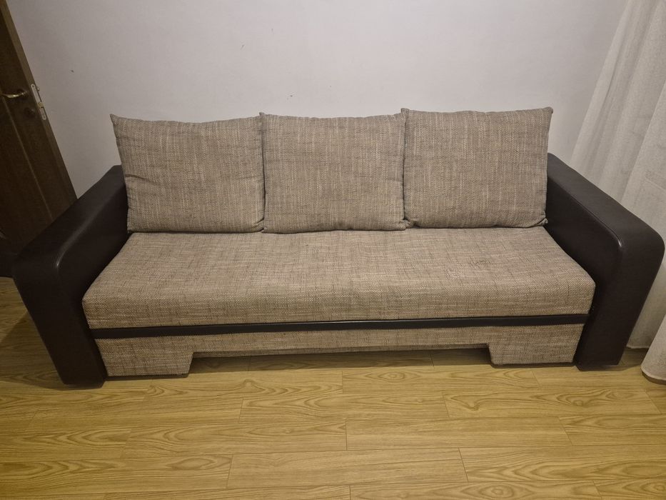 Vand canapea 3 locuri extensibila