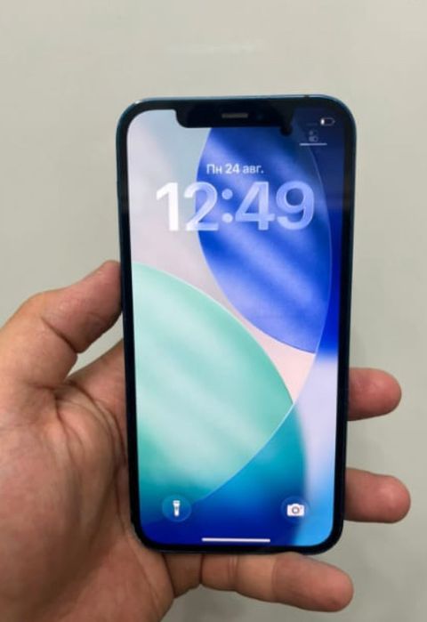 iPhone 12  в хорошем состоянии