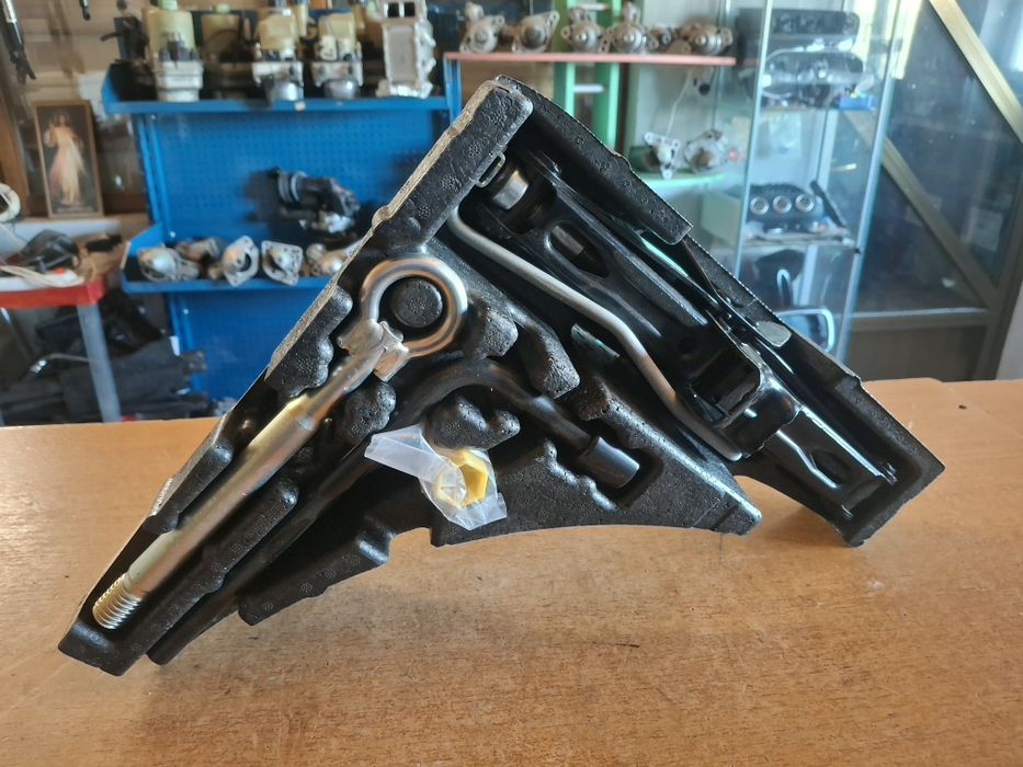 Cric Peugeot 2008 Citroen C4 DS Cactus  C5 2016-