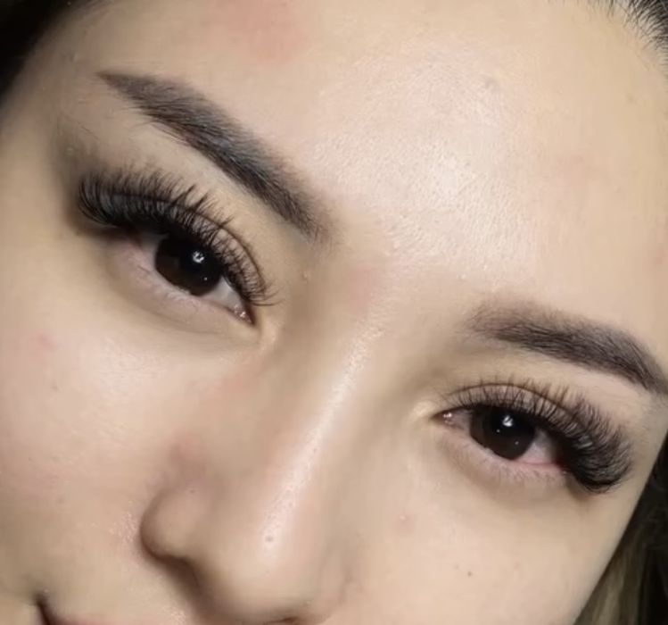 Наращивание ресниц 7000тг любой обьем