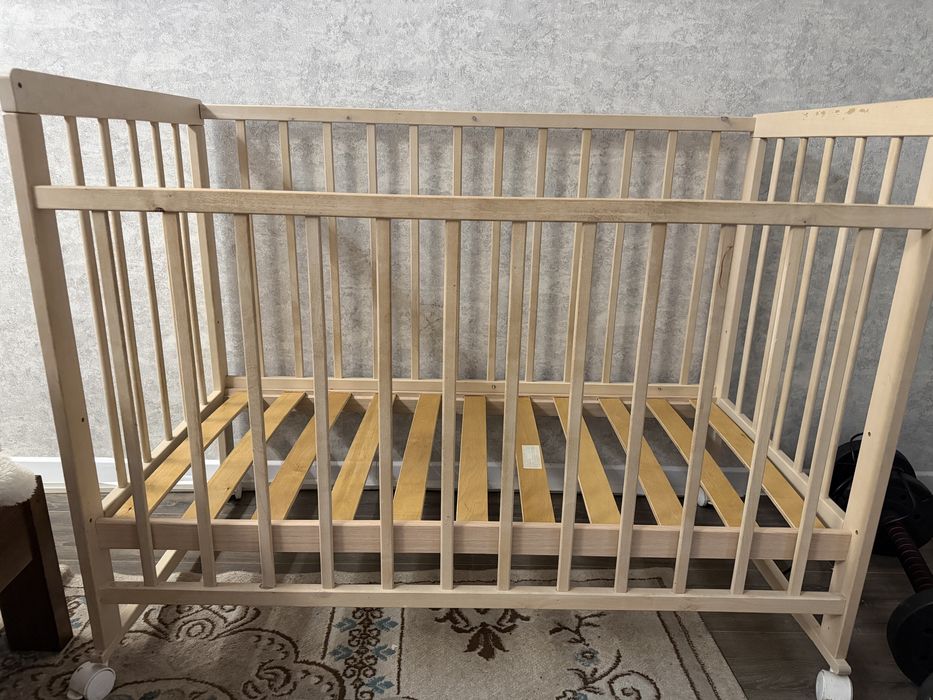Продам кроватку