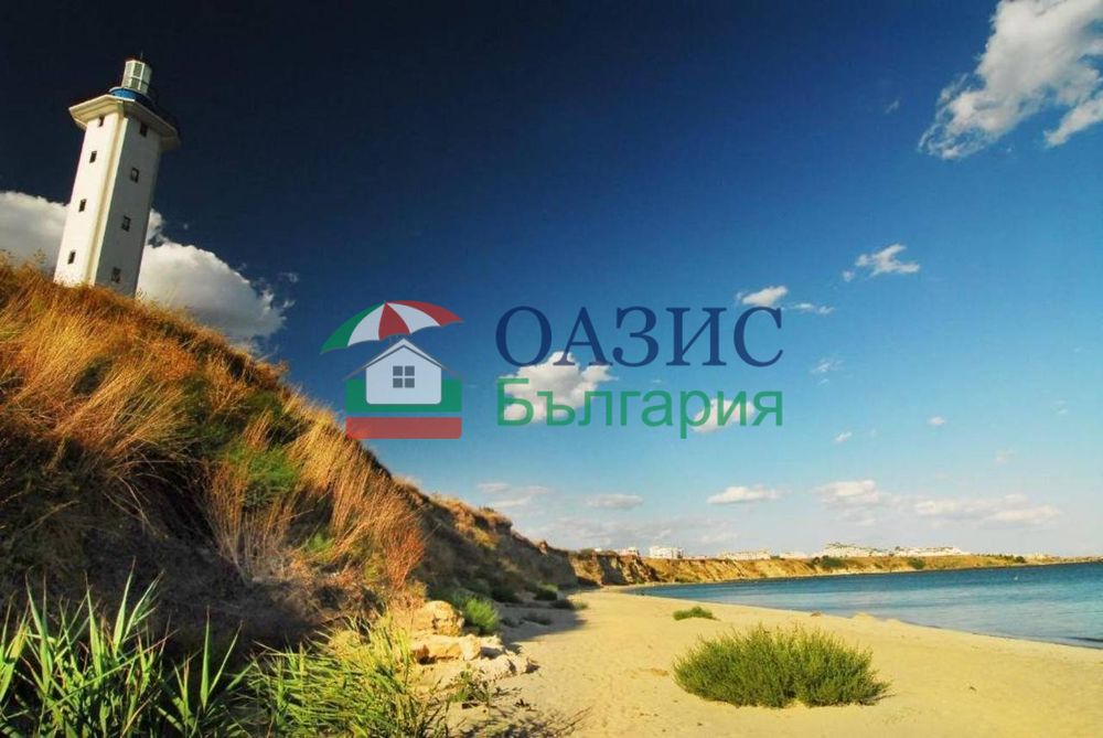 Два парцела земя в УПИ, с. Бата, местност "Помпена станция", по 5741 м2 всеки, общ. площ 11484 м2, за ниско застрояване до 10 м,