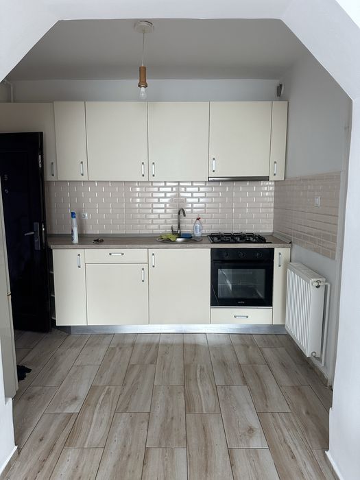 Inchiriez garsoniera