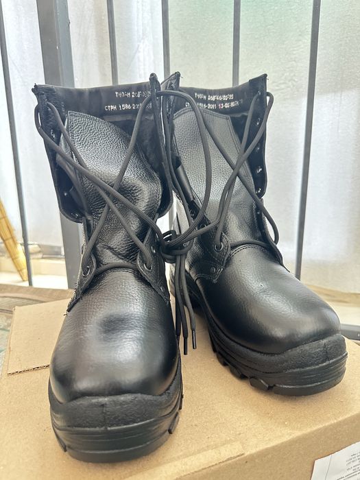 Берцы зимние 40 размер…..