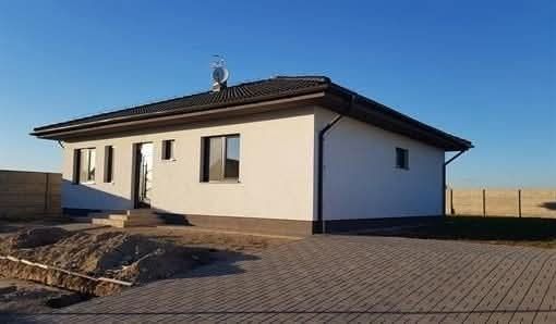 Case Modulare realizate din structura metalica izolate cu panouri Sandwich