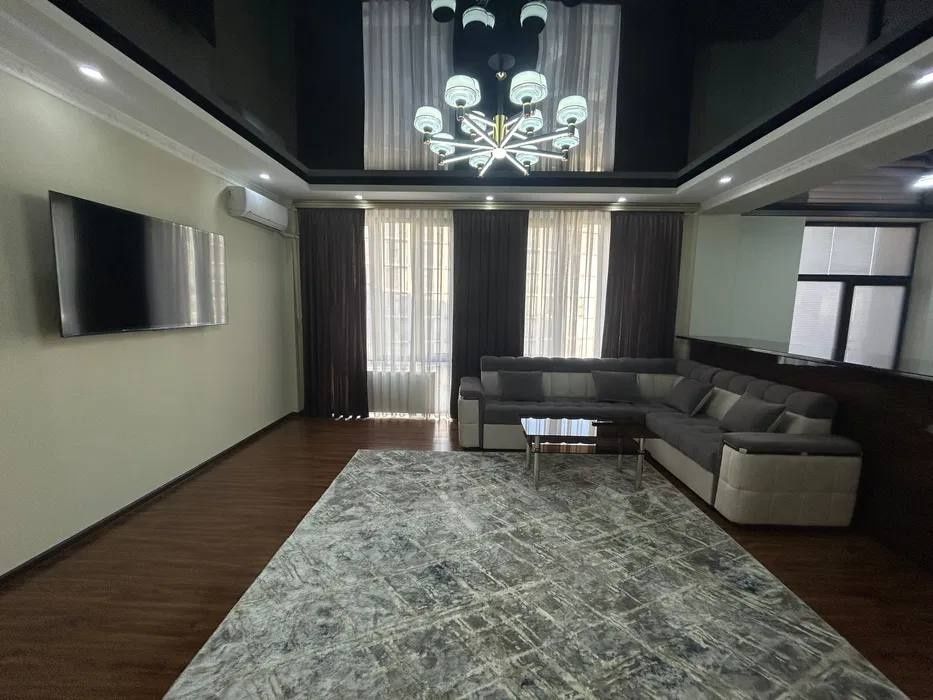 АРЕНДА  квартира! Евро ремонт, лифт, охрана бор