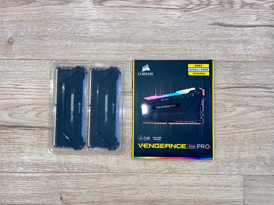 DDR4 64GB (2 x 32GB) DDR4 3600MHz, Corsair Vengeance RGB Pro