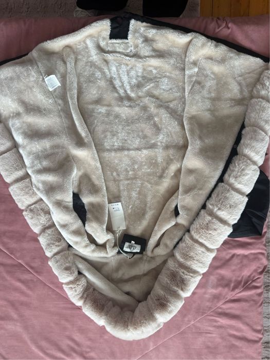 Дамска парка с пух нова с етикет