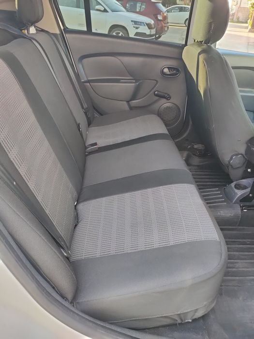 Dacia Logan 1.5 dci , disponibila de închiriat . Colant Bolt