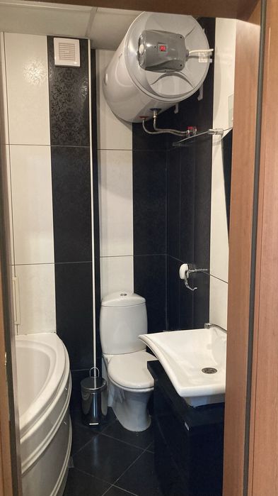 Дава се под наем Тристаен апартамент в Варна, Спортна зала - 65 кв.м за 650 € - Снимка #10