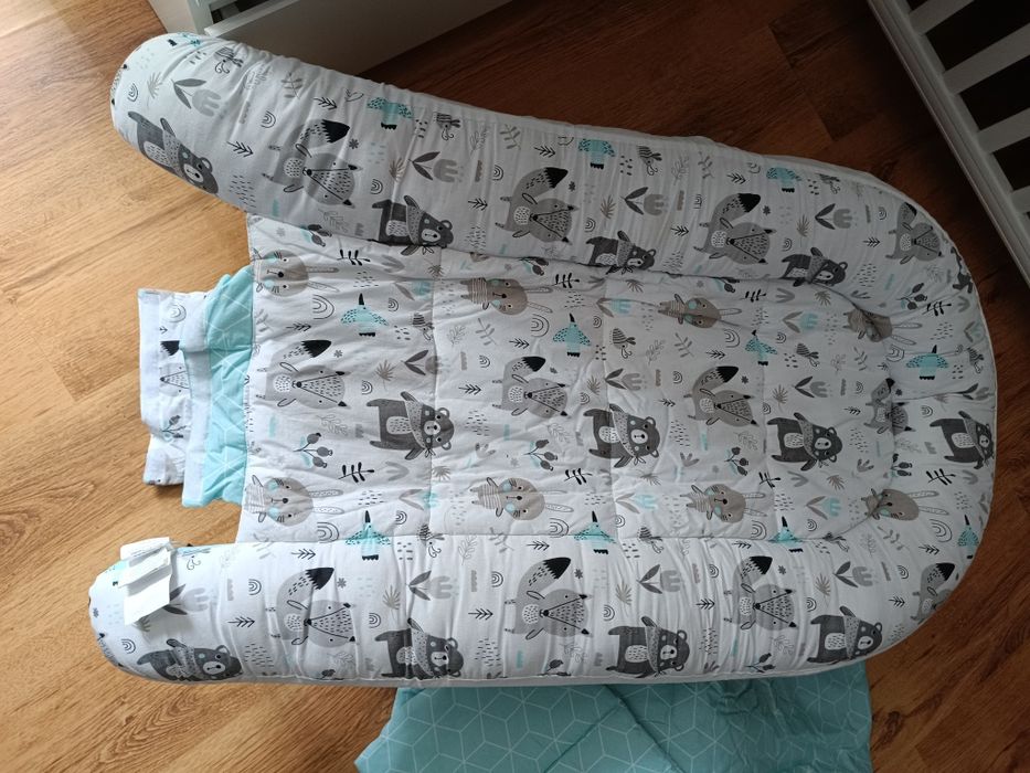 Двулицево голямо бебешко гнездо с удължител,завивка, възглавница