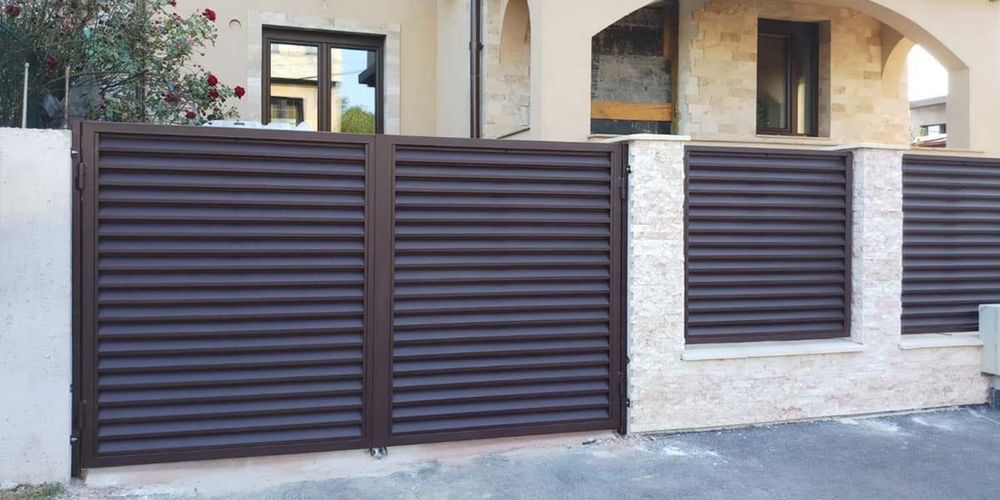 Garduri si porți stil jaluzea sipca metalica tablă cutata
