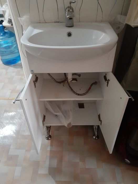 Продам раковина с тумбой