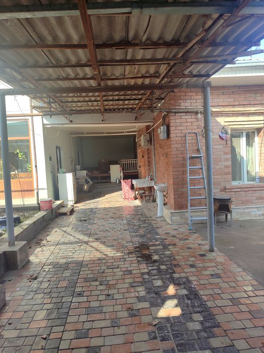 Hovli sotiladi 6 sotix