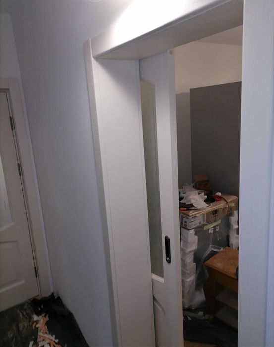 Montaj usi interior , usi la comanda , pal , mdf ,lemn stratificat