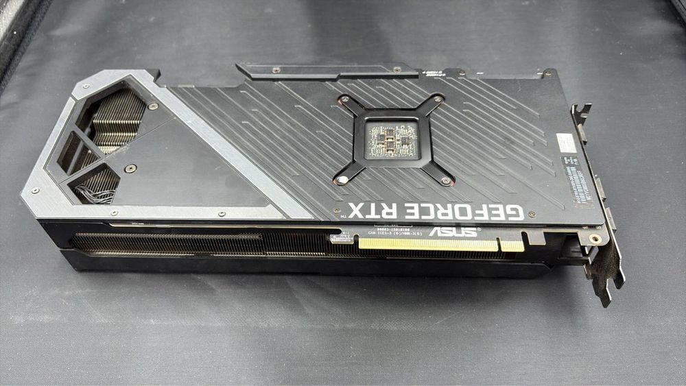 Vând ASUS ROG Strix GeForce RTX 3070 8GB OC Edition