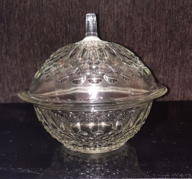 Сахарница, конфетница