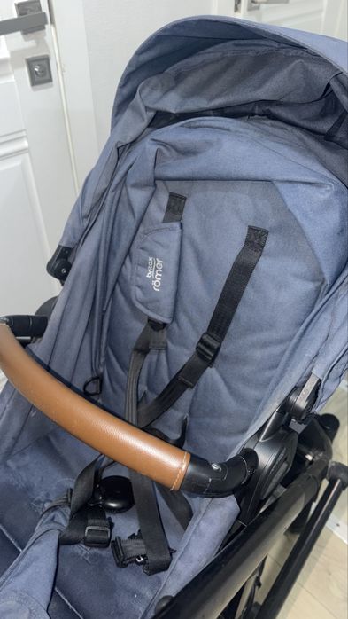 Бренд коляска 2в 1 в хорошем состоянии