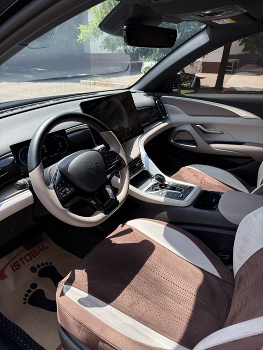 Срочно продам свою машину BYD SONG PRO 2025 года выпуска 110 км Flangs