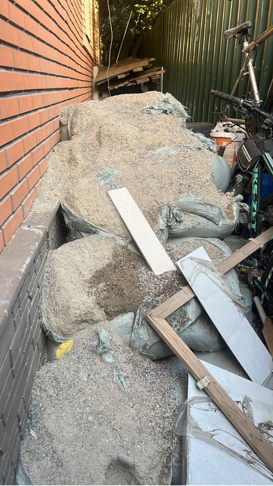 Стройматериал,доски щебенка