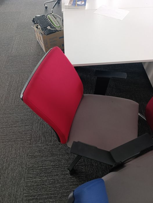 Продават се офис столове 20-35лв