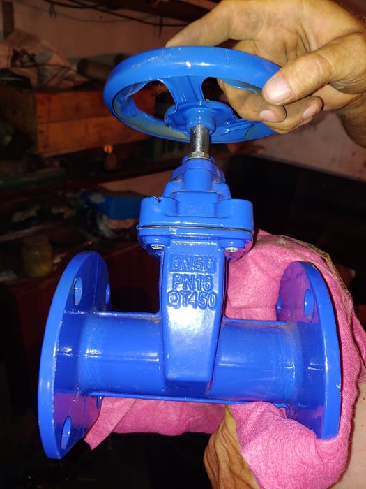 Продам задвижку.