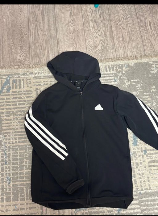 Продам Адидас кофтанку