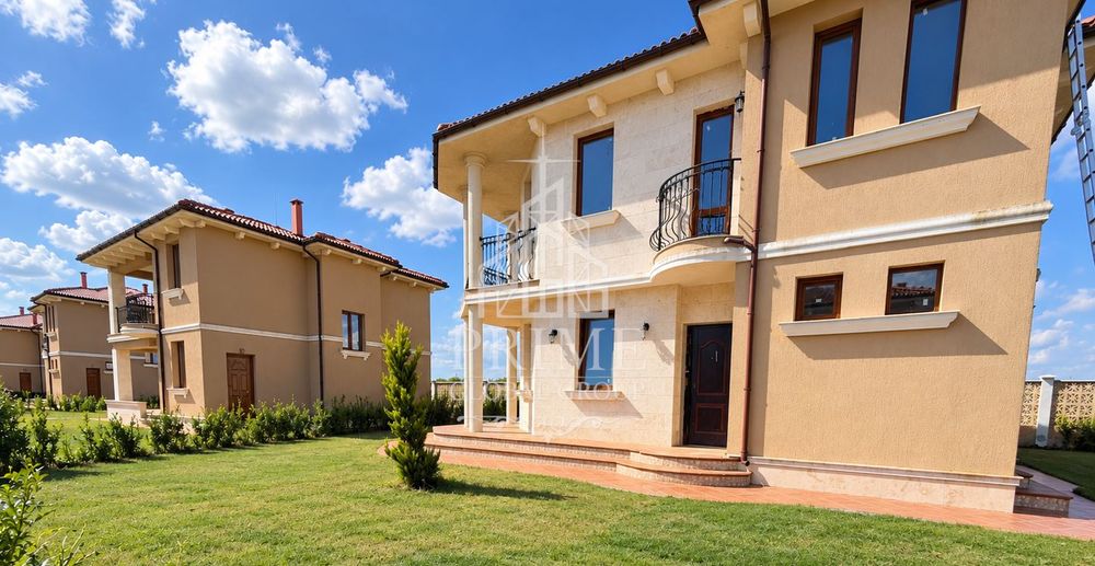 Продава се Къща в Поморие - 192 кв.м за 1146 €/кв.м - Снимка #1