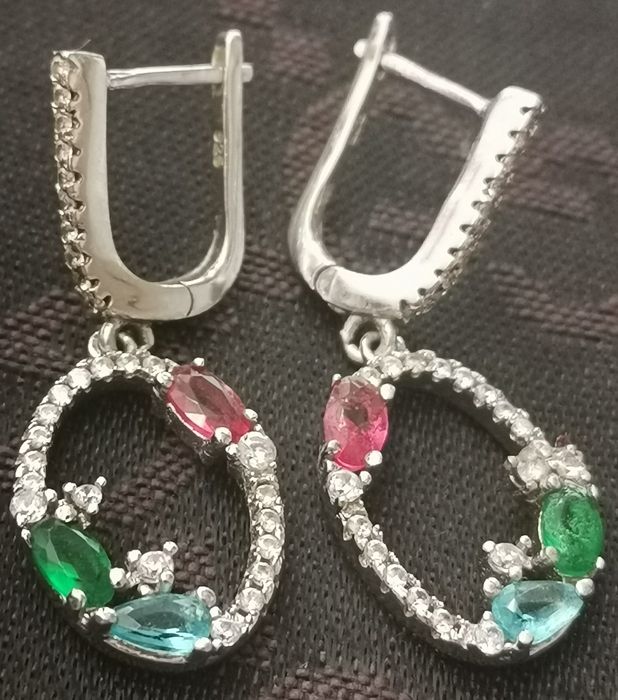 Сребърни обици с камъни