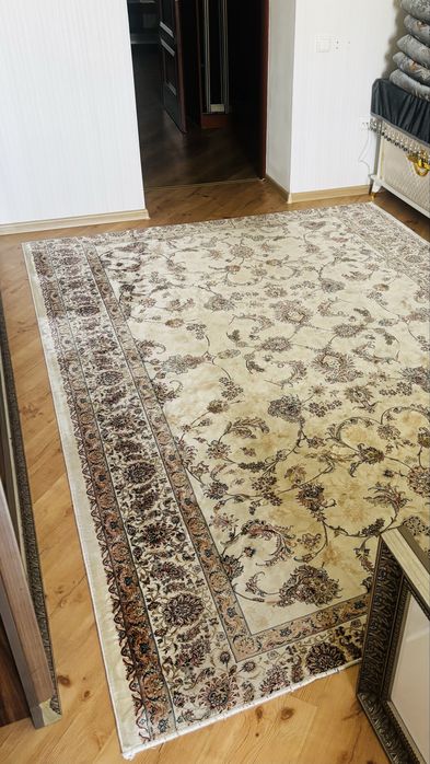Красвиый ковер классика