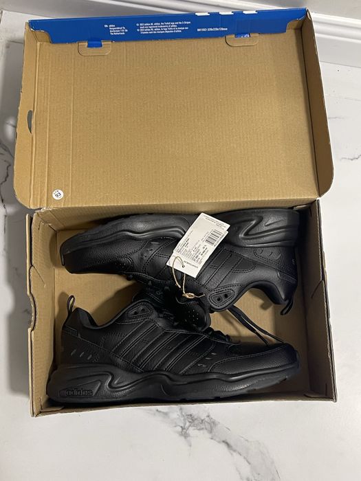 Кроссовки adidas Strutter