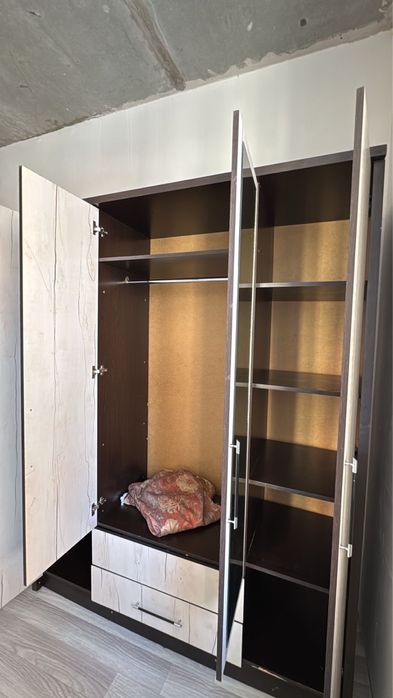 Продам шкаф  и комод