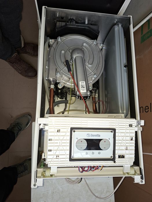 Vad centrala Beretta ciao pentru piese.
Se poate vedea in Voinesti Dam