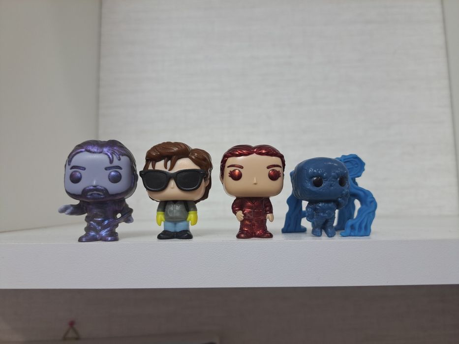 Фигурки очень странные дела