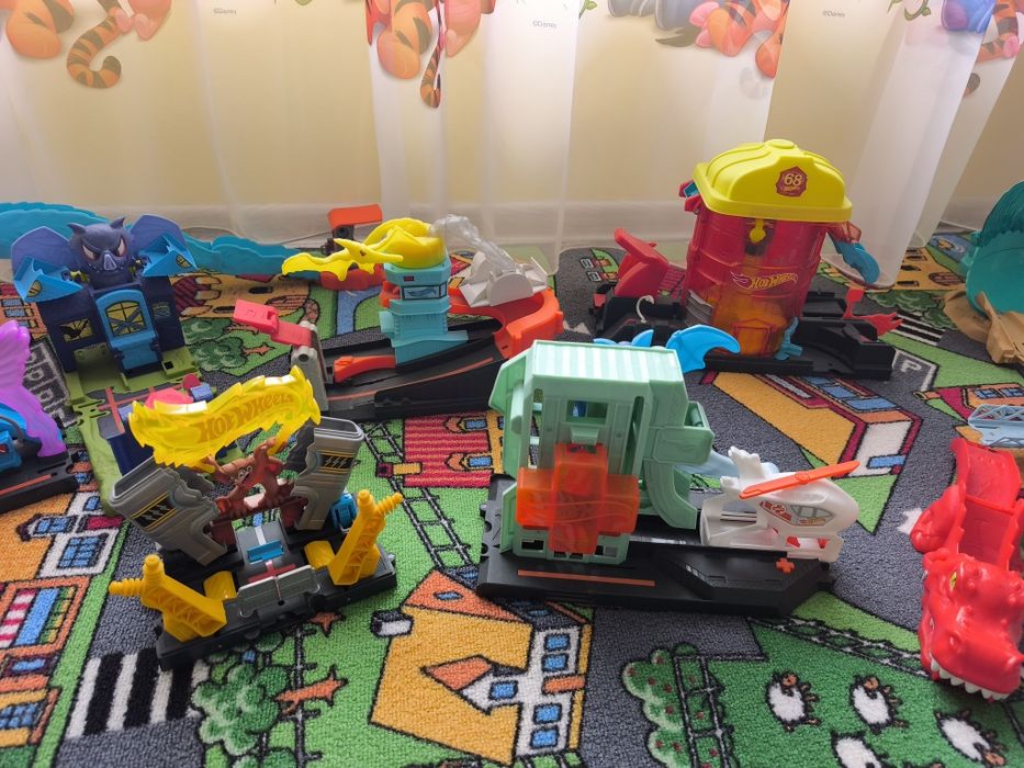 Писти Hot Wheels