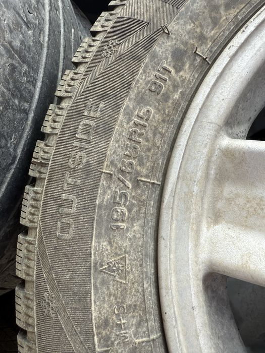 Покрышка с дисками р15