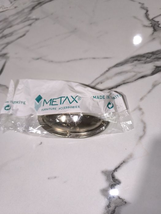 Дръжки за мебели (обков) - Metax