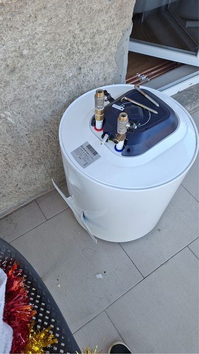 Boiler Ariston electric aproape ca si nou