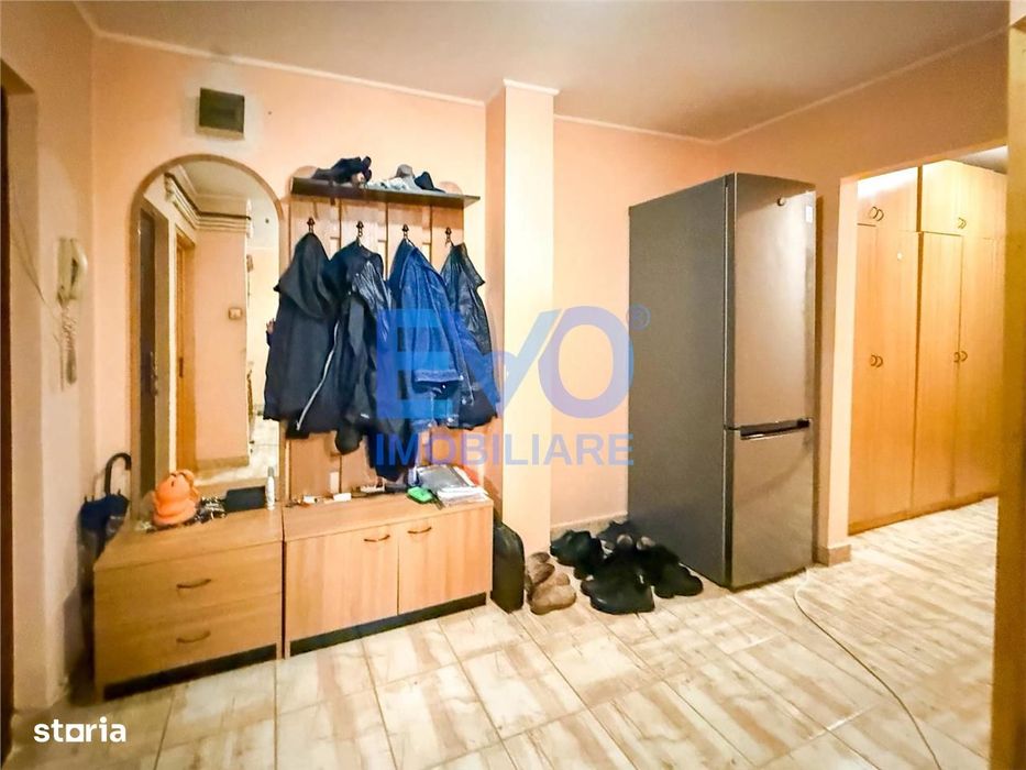 Apartament 3 camere, decomandat, etaj 1, de vanzare in zona Nicolina 2