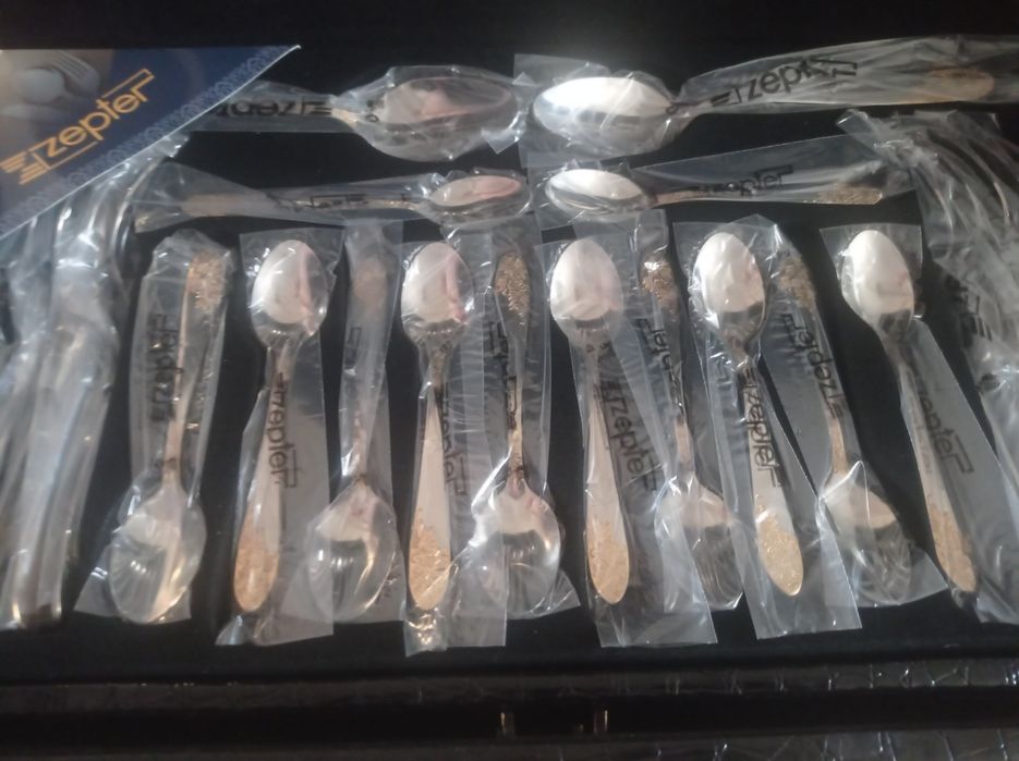 Продам набор столовых приборов