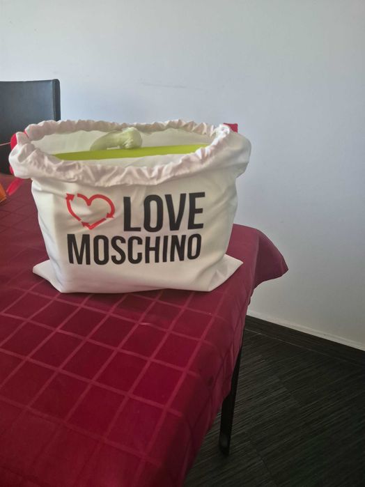 Оригинална дамска чанта Love Moschino
