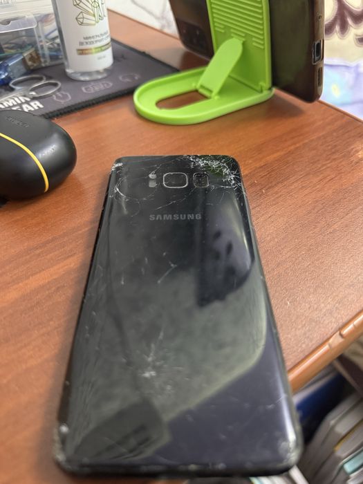 Телефон Samsung s8