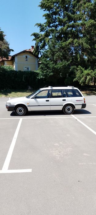 Toyota Corolla ee90 Xli 1.3i 75коня 2E-E 1990г.
двигател - 1.3i 75коня