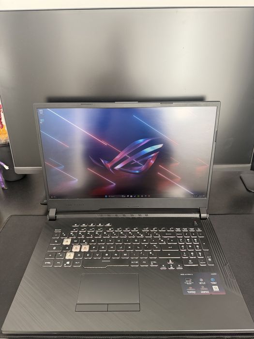 Vand Laptop ASUS Gaming 17.3 inch ROG Strix G731GU