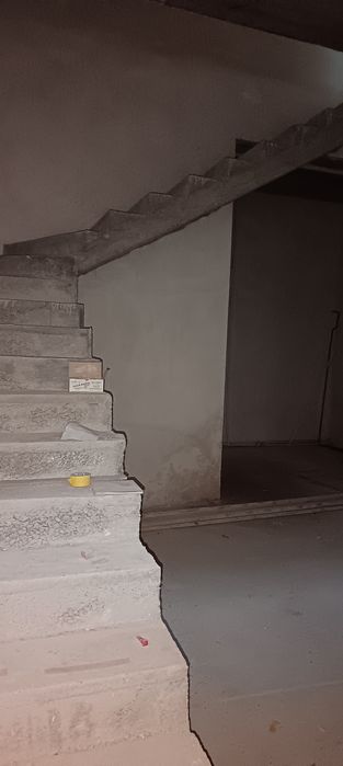 Uy sotiladi karobka xolatda