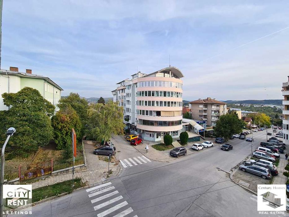 Дава се под наем Офис в Велико Търново, Център - 156 кв.м за 1000 € - Снимка #18