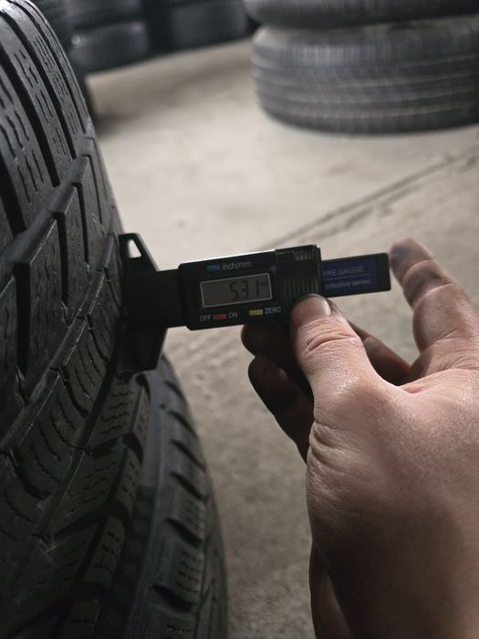 4 Броя 225/40/18 Continental 2x6,8mm 2x5,3mm 23dot