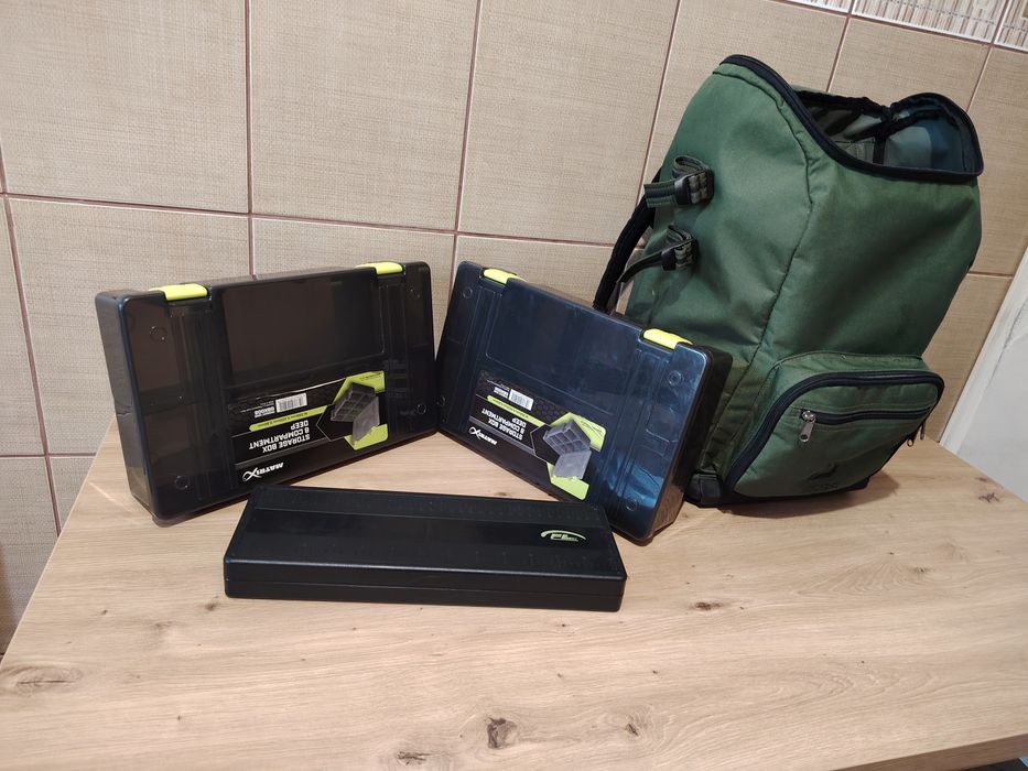 Vând rucsac/geanta pescuit Delphin!