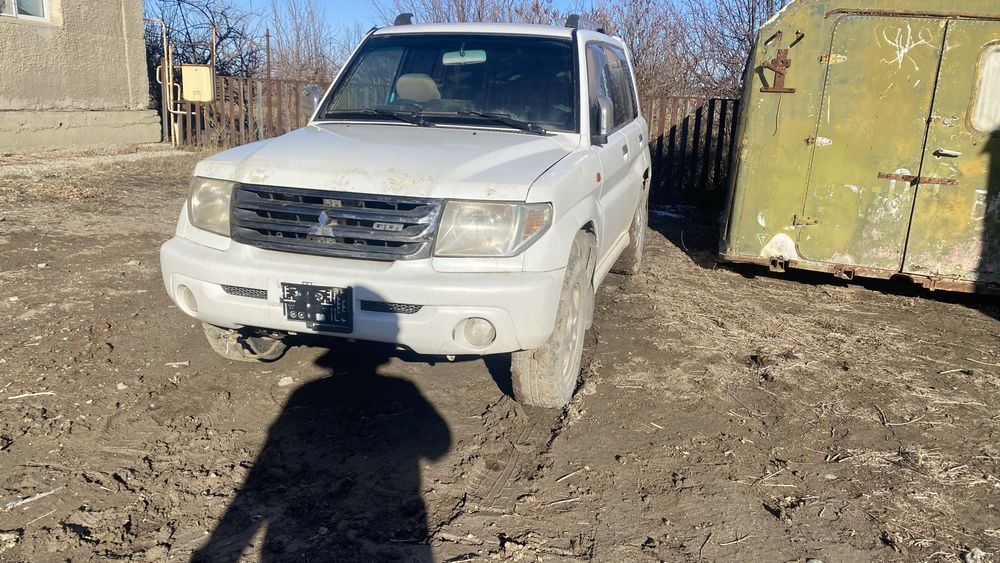 Автозапчасти Mitsubishi Pajero Io