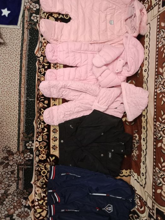 Детские камбинизоны по 100 тысяч каждый